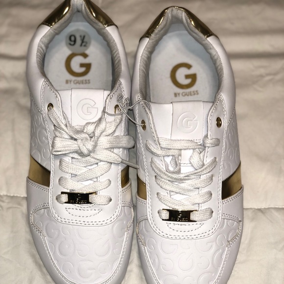 💖G BY GUESS white and gold guess logo sneakers - Picture 3 of 8